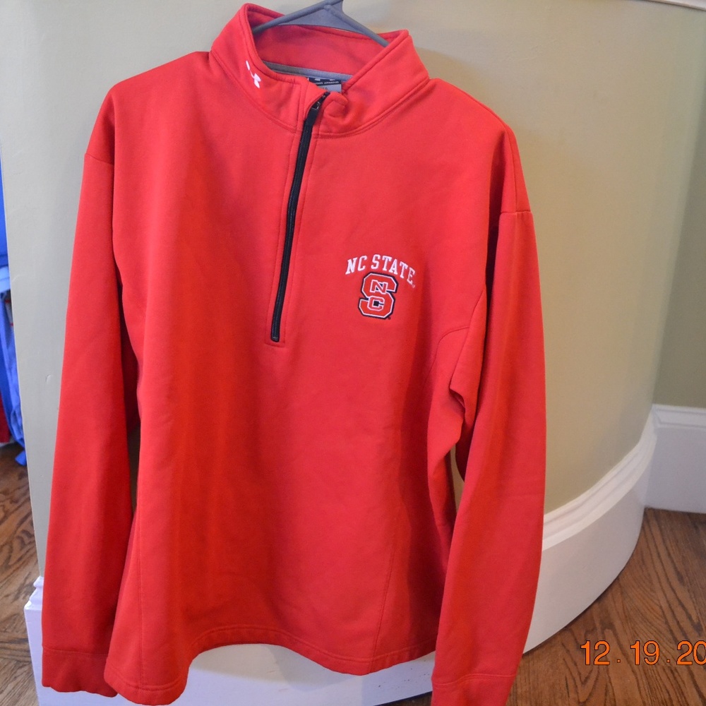 UNDER ARMOUR L/S QUARTER ZIP SWEATSHIRT NC STATE